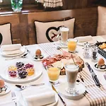 Schlosshotel Hotel