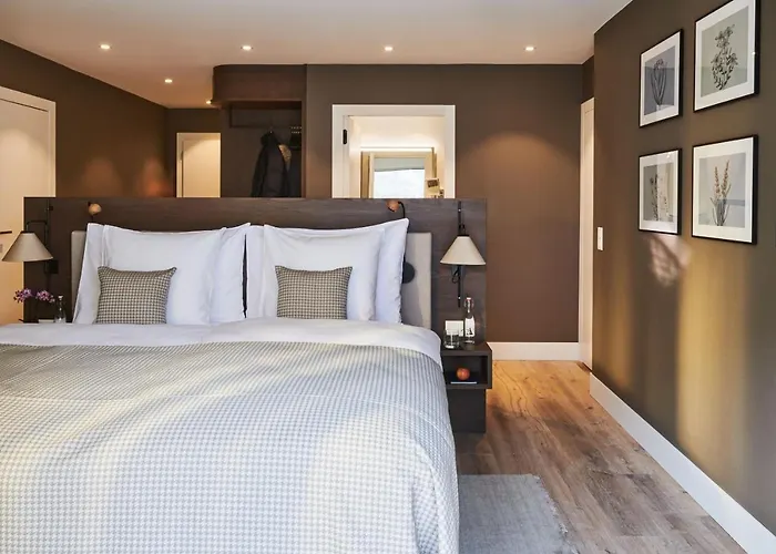 Schlosshotel מלון צרמט