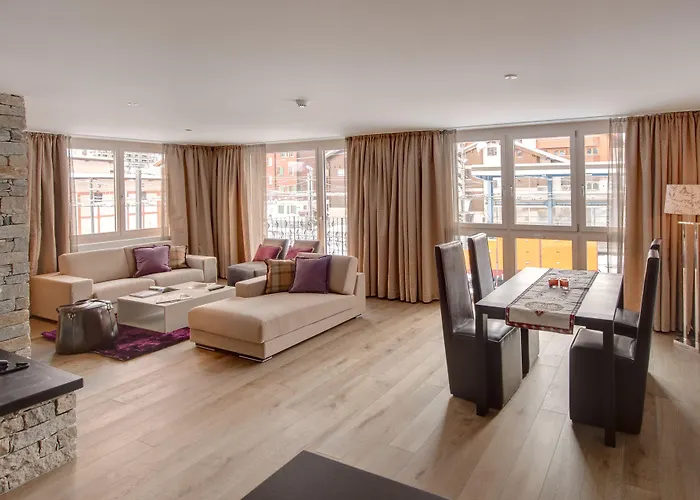 Schlosshotel 4* צרמט