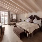 Schlosshotel Hotell 4*